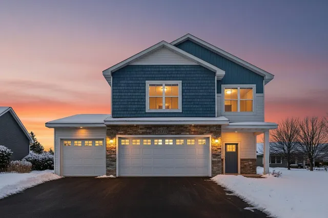 $470,800 | 2924 Lavender Parkway, Faribault, MN 55021