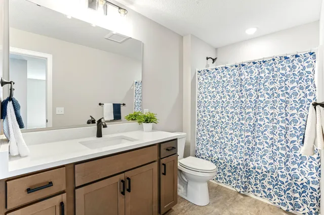 $470,800 | 2924 Lavender Parkway, Faribault, MN 55021