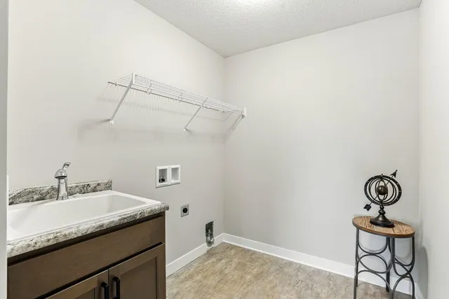 $470,800 | 2924 Lavender Parkway, Faribault, MN 55021