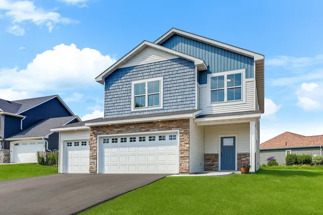 $470,800 | 2924 Lavender Parkway, Faribault, MN 55021