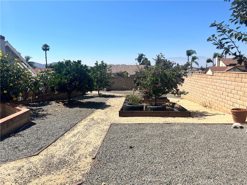 11010 Kayjay Street Riverside, CA 92503 - Photo 38 of 52 Garden Beds