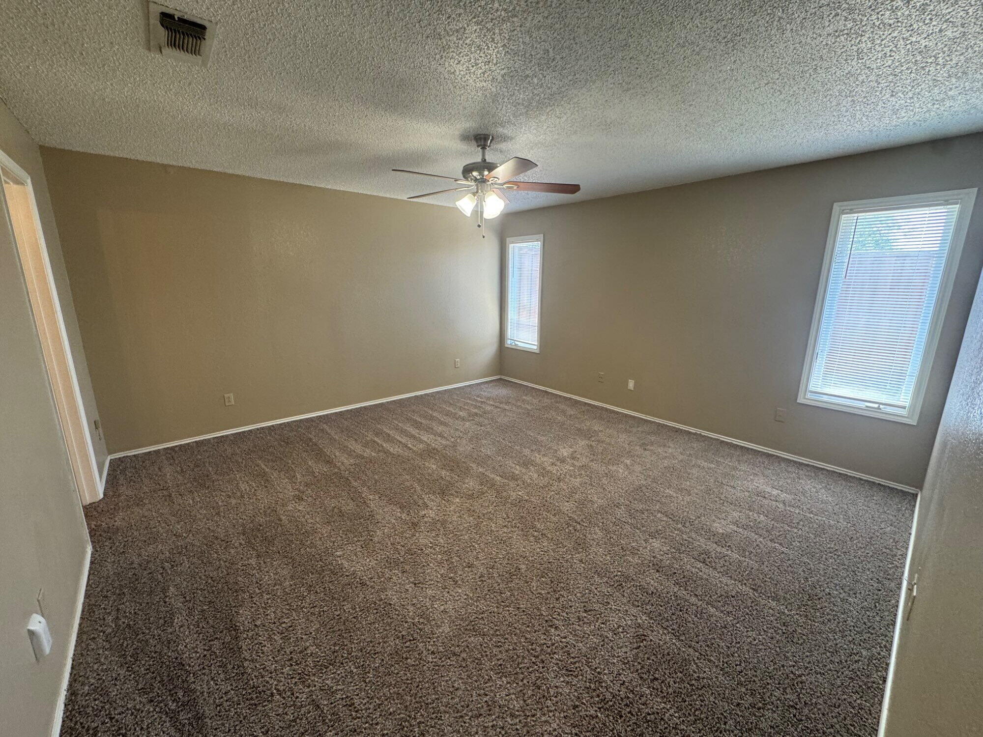 6806 4th Street, Unit B Lubbock, TX 79416 - Photo 7 of 9 IMG_0308