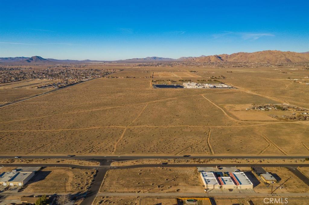 706 Outer Highway 18 North Apple Valley, CA 92308 - Photo 5 of 13 a view of an ocean