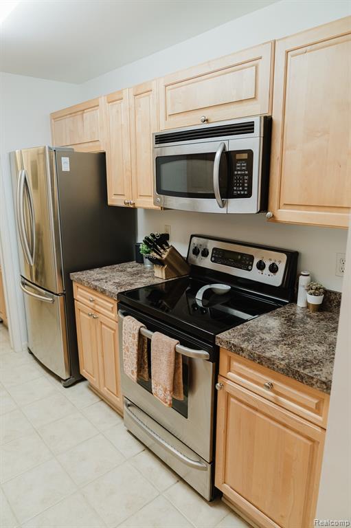 3729 Oakmonte Boulevard Rochester, MI 48306 - Photo 17 of 56