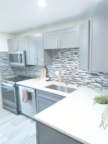 $2,050 | 4170 Inverrary Drive, Unit 412, Lauderhill, FL 33319