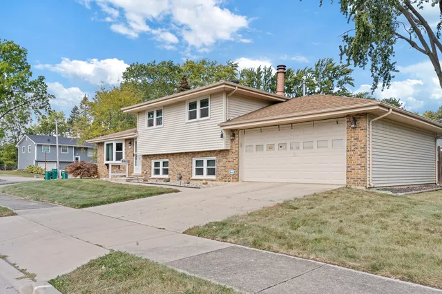 $339,900 | 2319 Taylor Street, Joliet, IL 60435