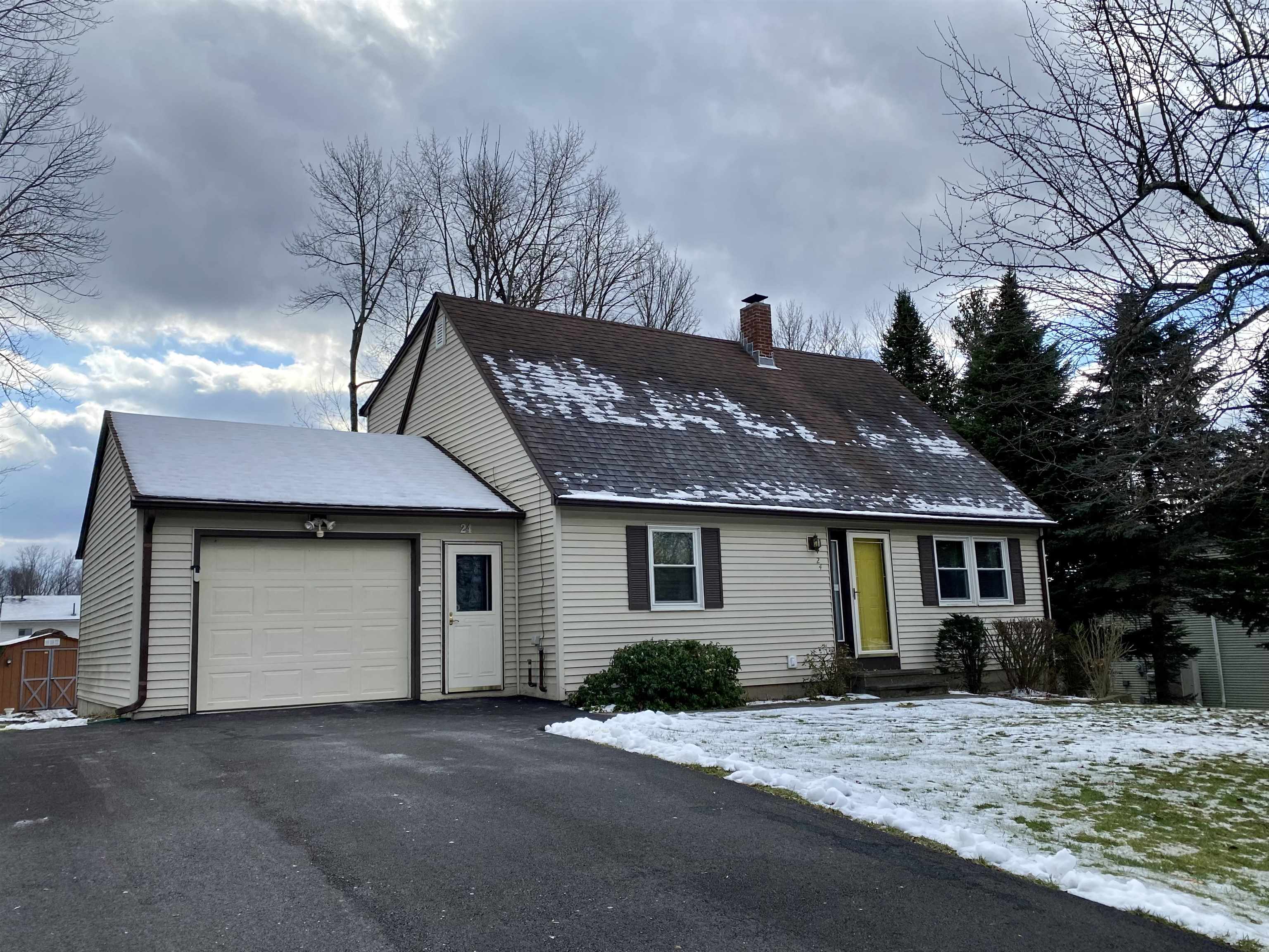 24 Haywood Avenue Rutland, VT 05701 - Photo 1 of 37 Gallery Image 1