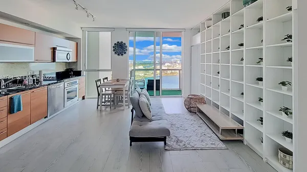 $2,800 | 253 Northeast 2nd Street, Unit 3305, Miami, FL 33132