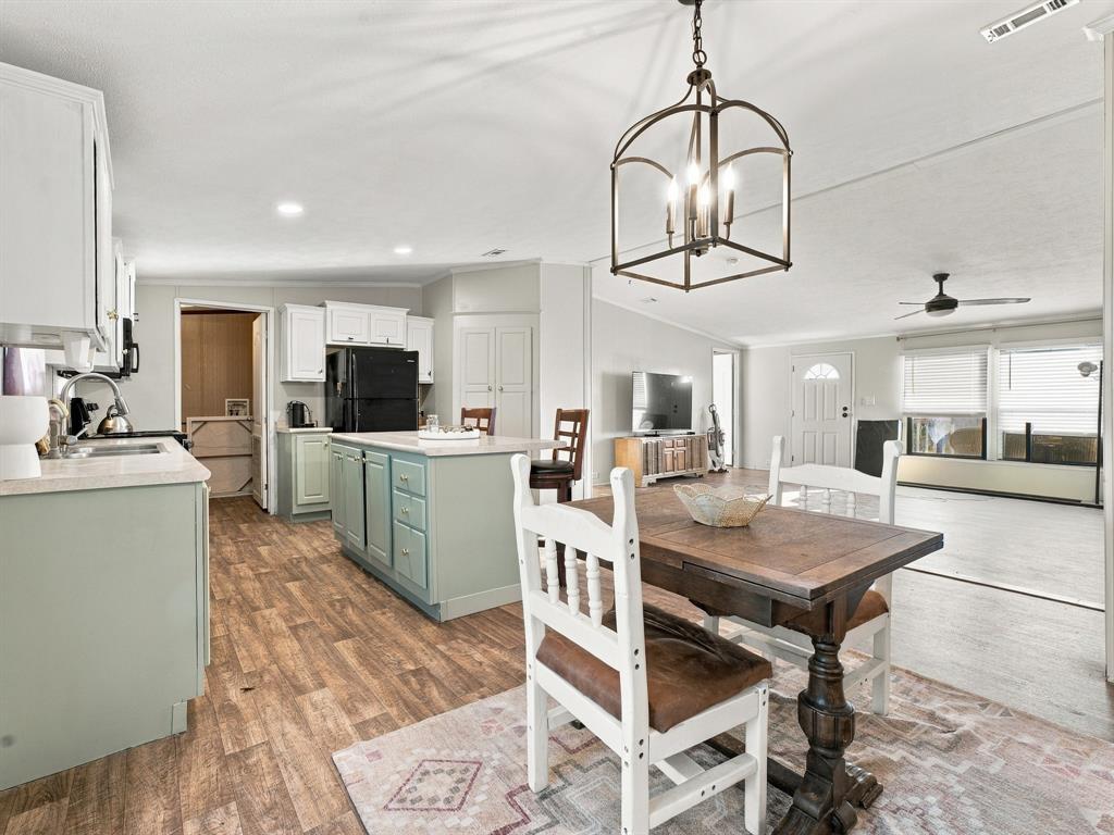 114 Sondra Lin Boulevard Decatur, TX 76234 - Photo 12 of 23 Gallery Image 12