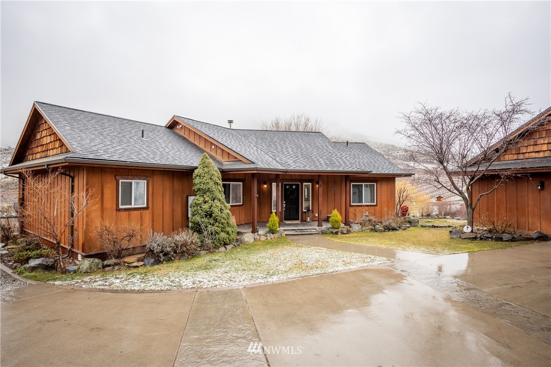 2805 Squilchuck Road Wenatchee, WA 98801 - Photo 2 of 34 a view of a house with a outdoor space