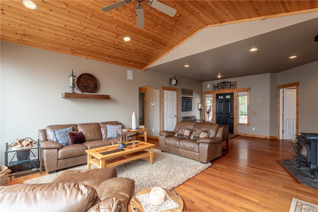 2805 Squilchuck Road Wenatchee, WA 98801 - Photo 6 of 34 a living room with furniture and wooden floor