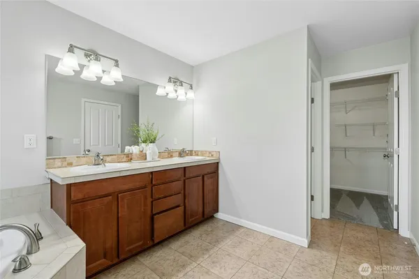 $1,200,000 | 18223 31st Avenue Southeast, Bothell, WA 98012