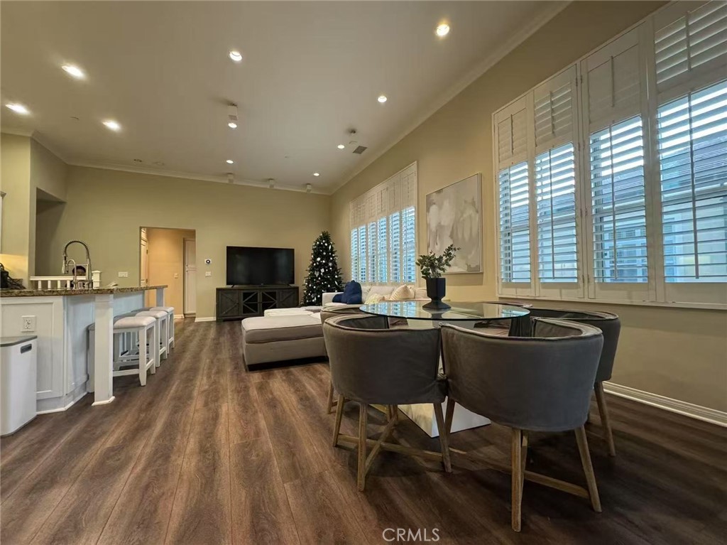 68 Overbrook Irvine, CA 92620 - Photo 2 of 12