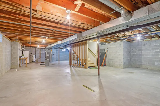 $619,900 | W199S8618 Woods Road, Muskego, WI 53150