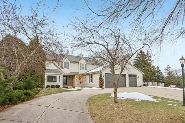 $619,900 | W199S8618 Woods Road, Muskego, WI 53150