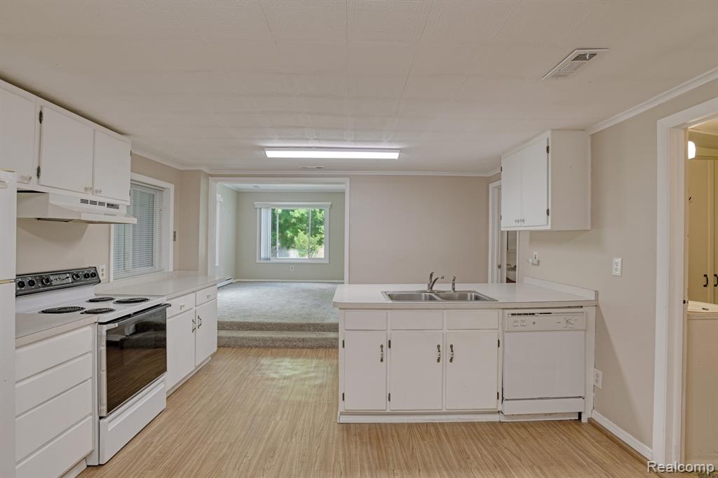 404 Jayne Road Fenton, MI 48430 - Photo 8 of 18 Gallery Image 8