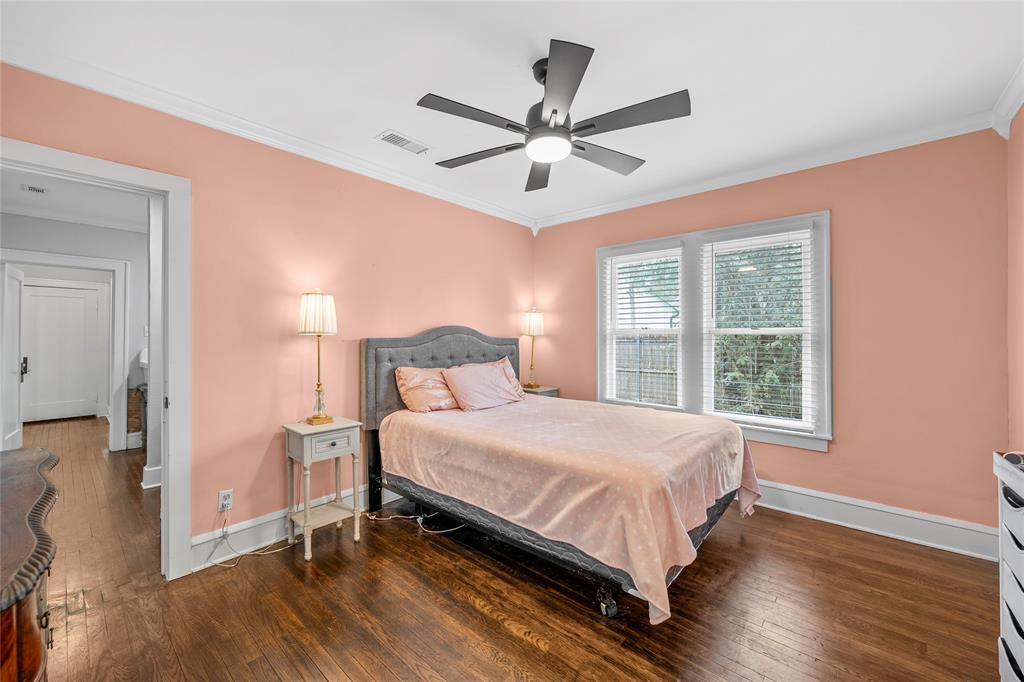 628 North 33rd Street Waco, TX 76710 - Photo 17 of 35 a bedroom with a bed and a window