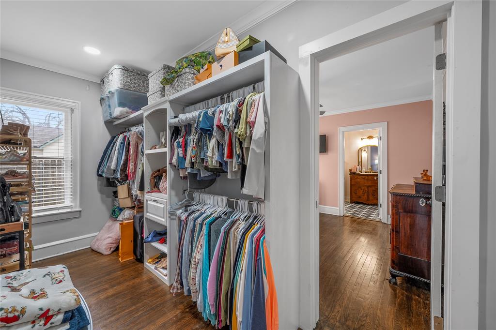 628 North 33rd Street Waco, TX 76710 - Photo 21 of 35 a view of a walk in closet