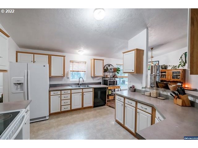 27654 Fern Ridge Road Sweet Home, OR 97386 - Photo 9 of 31 Gallery Image 9