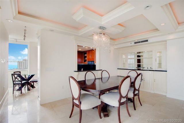 $560,000 | 19400 Turnberry Way, Unit 1611, Aventura, FL 33180