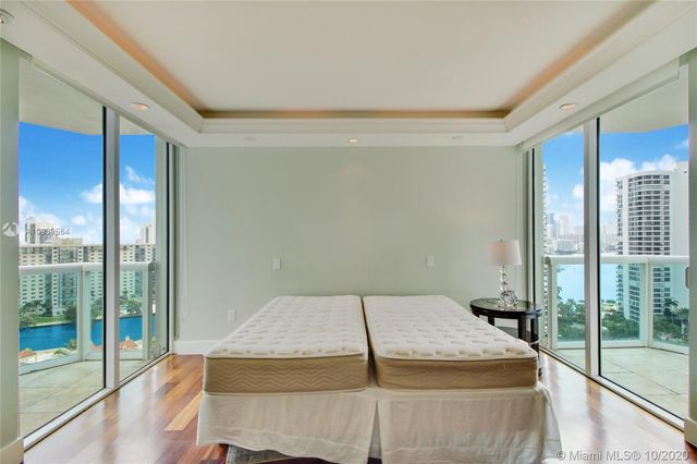 $560,000 | 19400 Turnberry Way, Unit 1611, Aventura, FL 33180