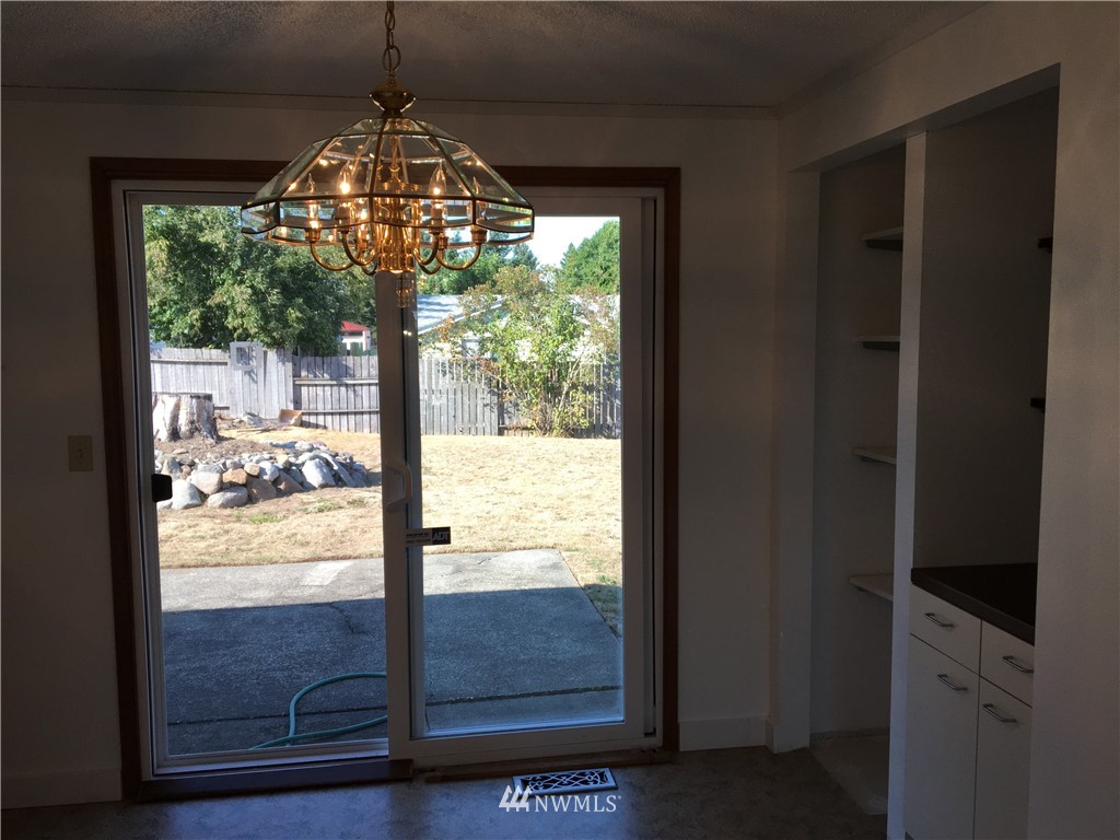 12016 Southeast 165th Street Renton, WA 98058 - Photo 3 of 11 Gallery Image 3