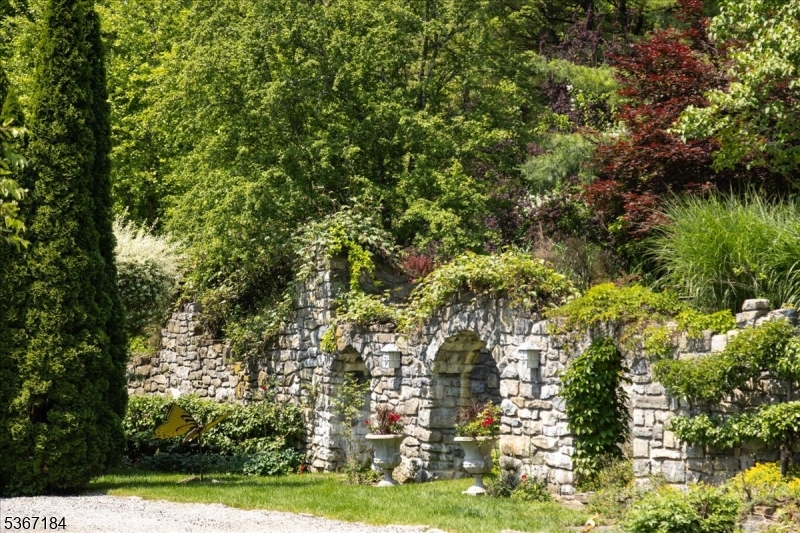 936 Dove Island Road Newton, NJ 07860 - Photo 28 of 50 a close up of a tree