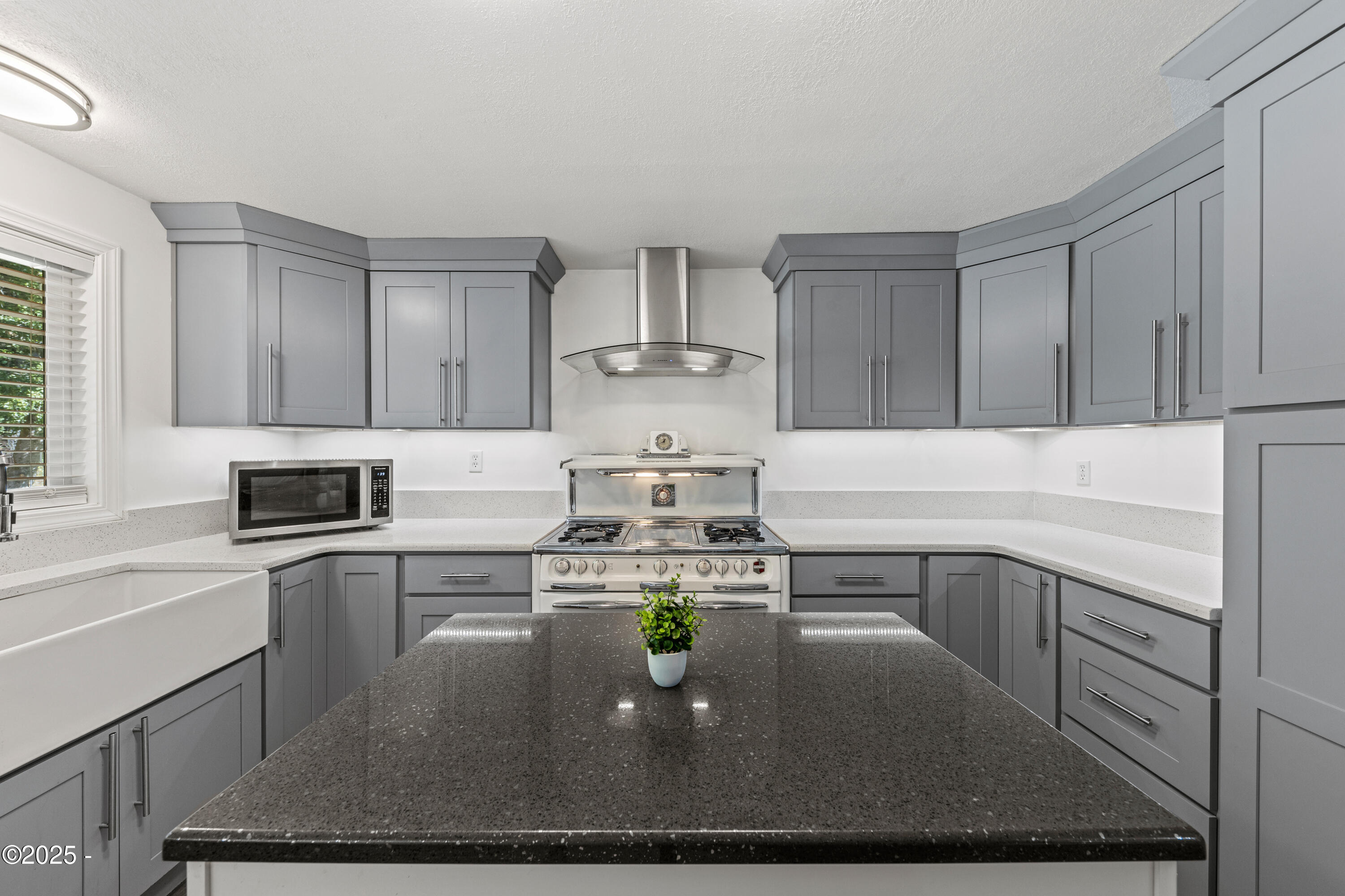 418 East Yates Road Alsea, OR 97324 - Photo 11 of 50 Gallery Image 11