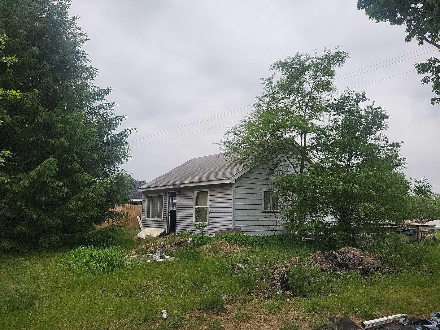 5971 Baseline Road Grand Junction, MI 49056 - Photo 5 of 19 04