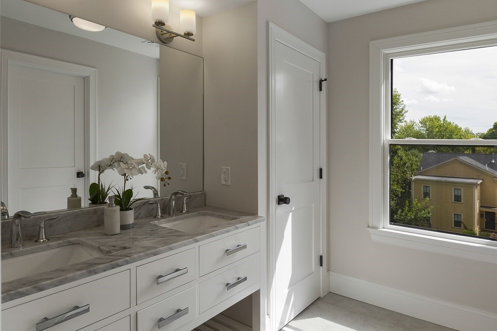 23 Russell Terrace, Unit 2 Arlington, MA 02474 - Photo 14 of 31