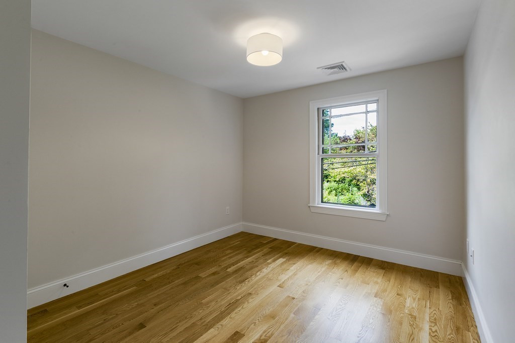 23 Russell Terrace, Unit 2 Arlington, MA 02474 - Photo 17 of 31