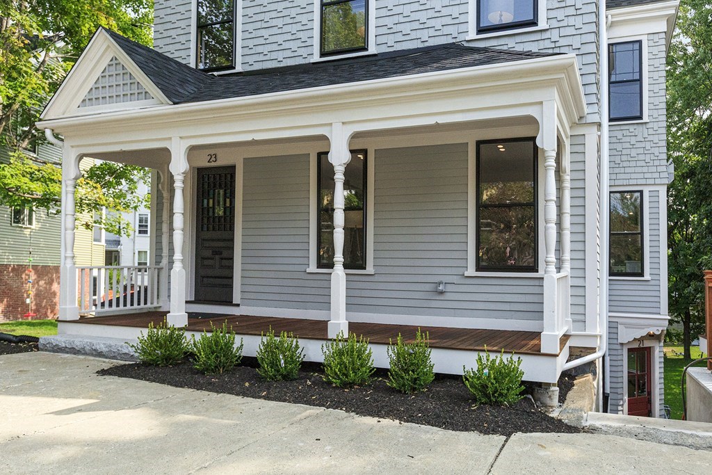 23 Russell Terrace, Unit 2 Arlington, MA 02474 - Photo 2 of 31