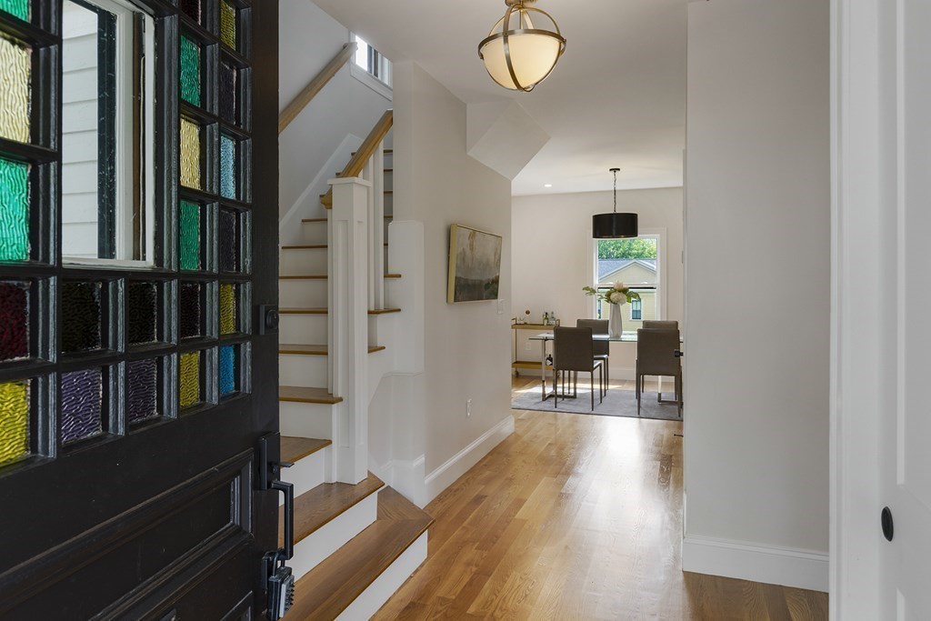 23 Russell Terrace, Unit 2 Arlington, MA 02474 - Photo 3 of 31