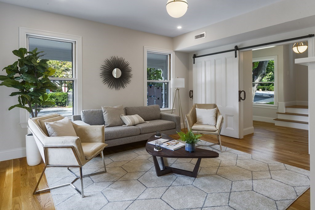 23 Russell Terrace, Unit 2 Arlington, MA 02474 - Photo 4 of 31