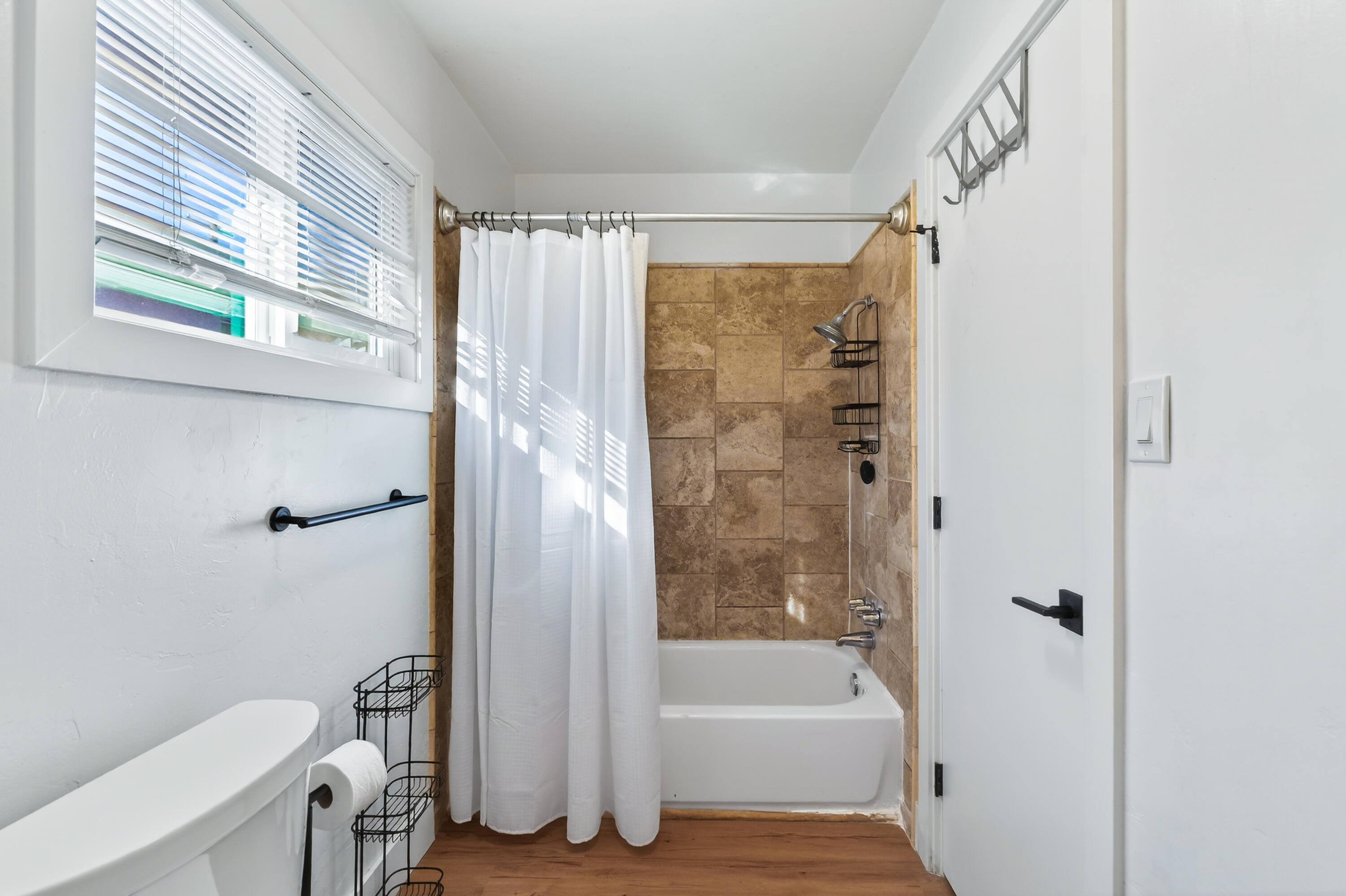 1005 Gold Street Redding, CA 96001 - Photo 17 of 26 Bathroom 1