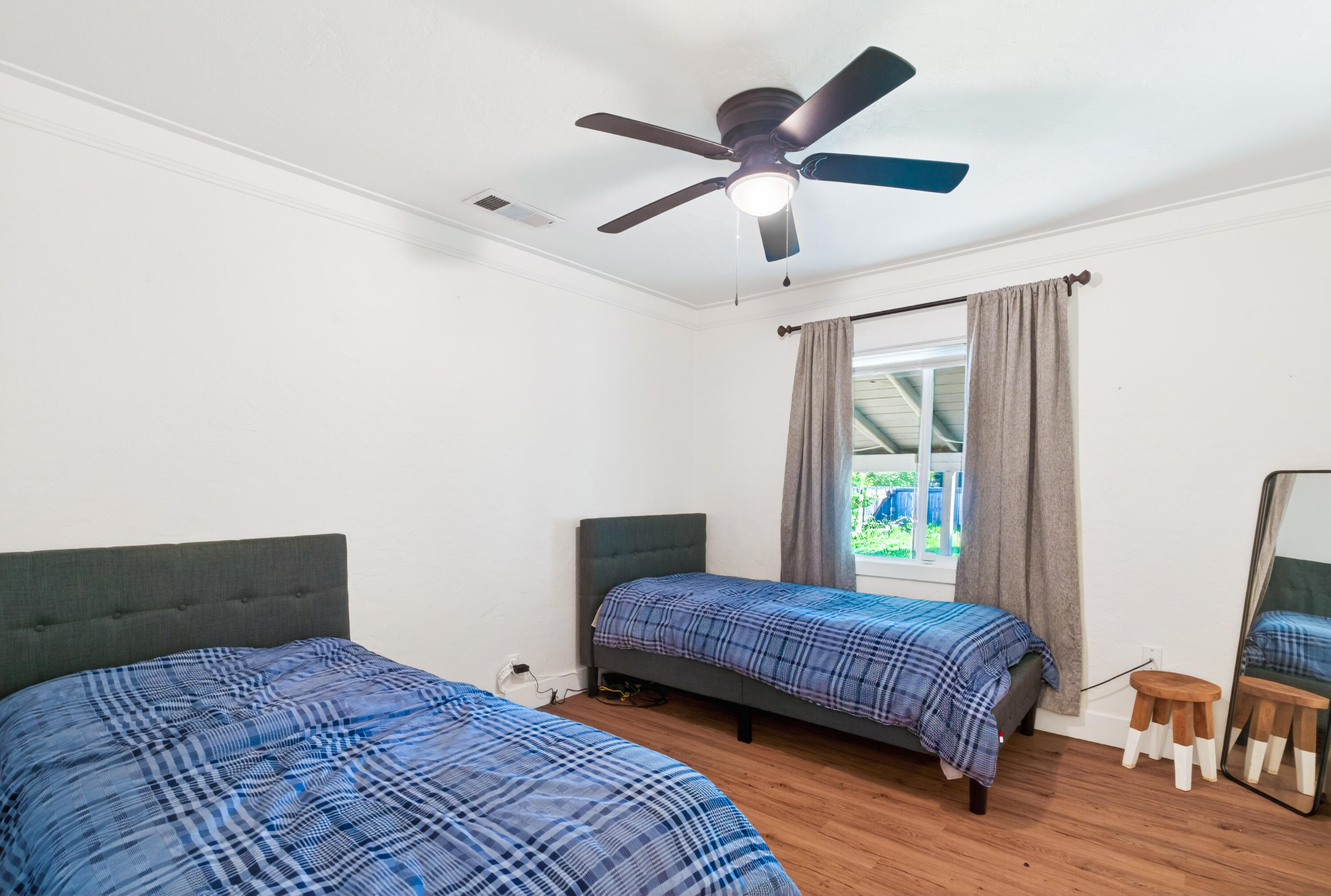 1005 Gold Street Redding, CA 96001 - Photo 20 of 26 Bedroom 3