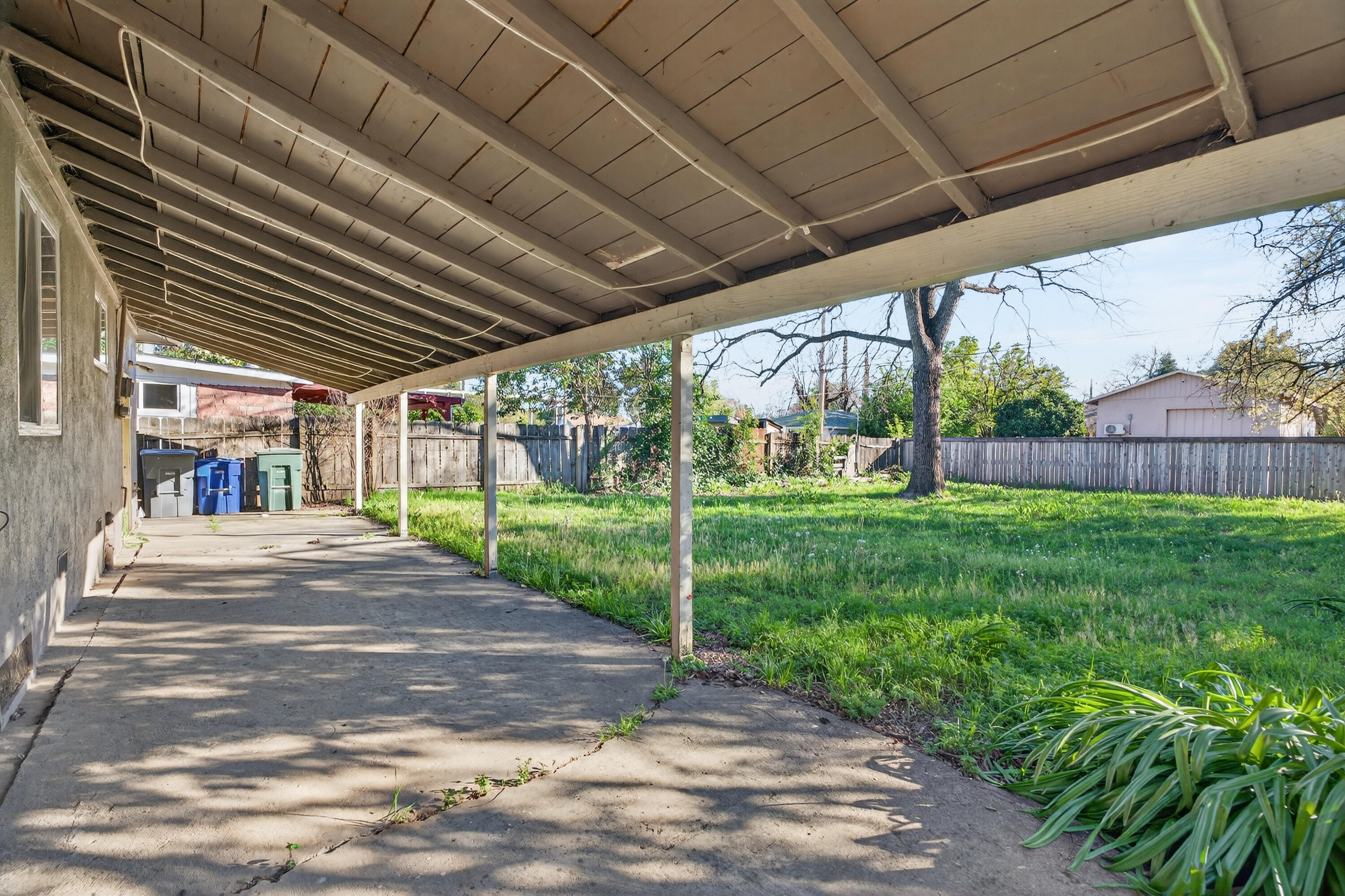 1005 Gold Street Redding, CA 96001 - Photo 22 of 26 Patio