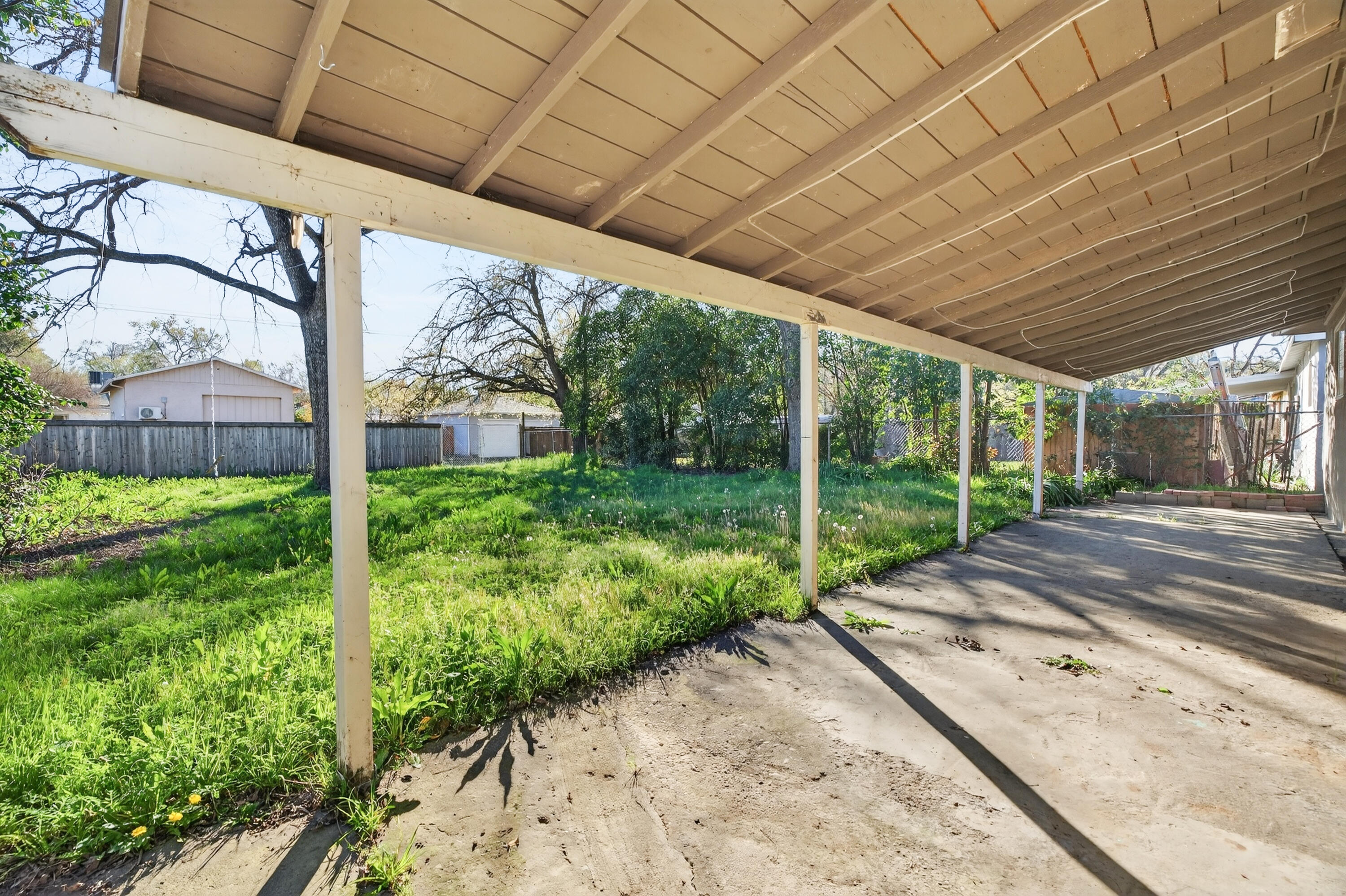 1005 Gold Street Redding, CA 96001 - Photo 23 of 26 Patio