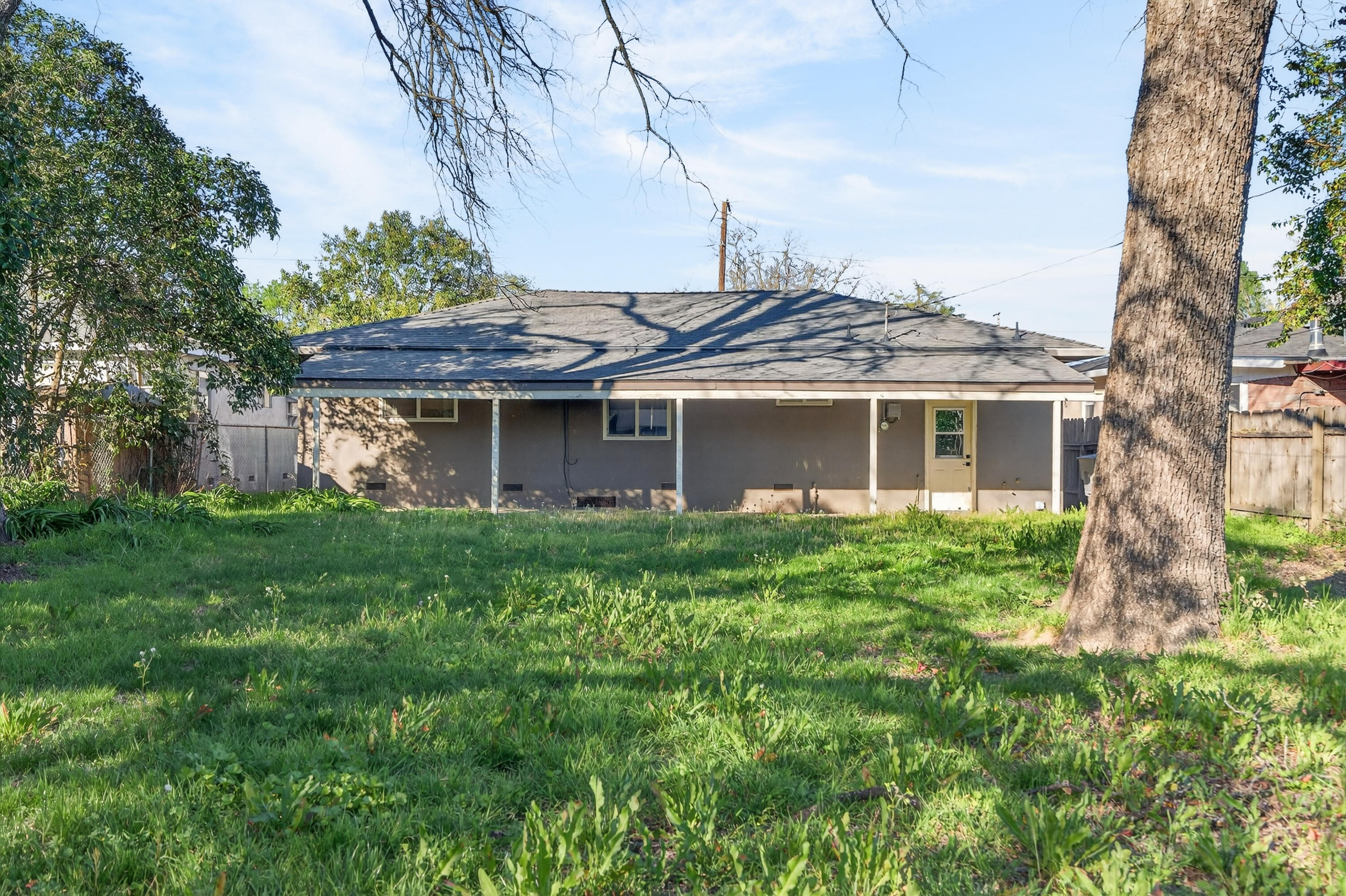 1005 Gold Street Redding, CA 96001 - Photo 25 of 26 Backyard