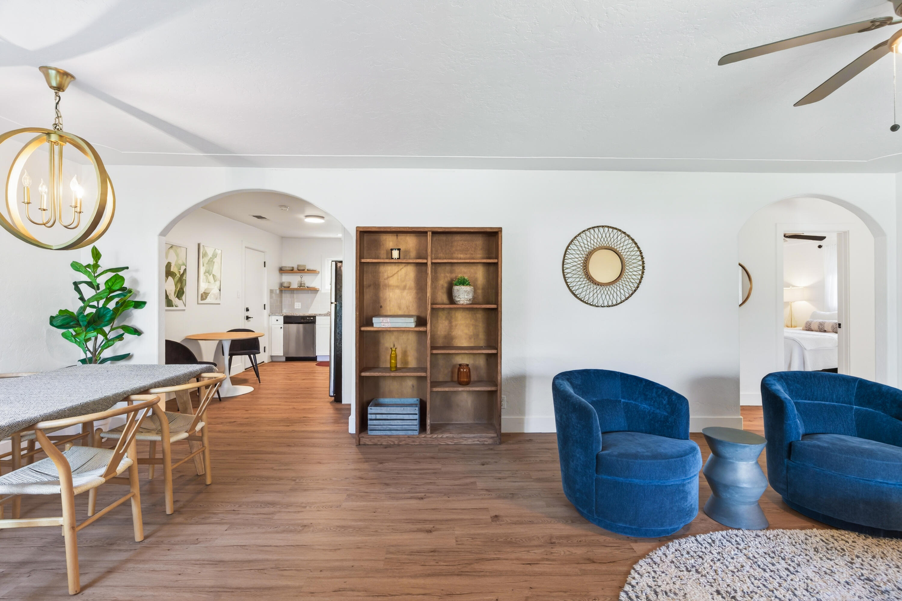 1005 Gold Street Redding, CA 96001 - Photo 3 of 26 Living Area