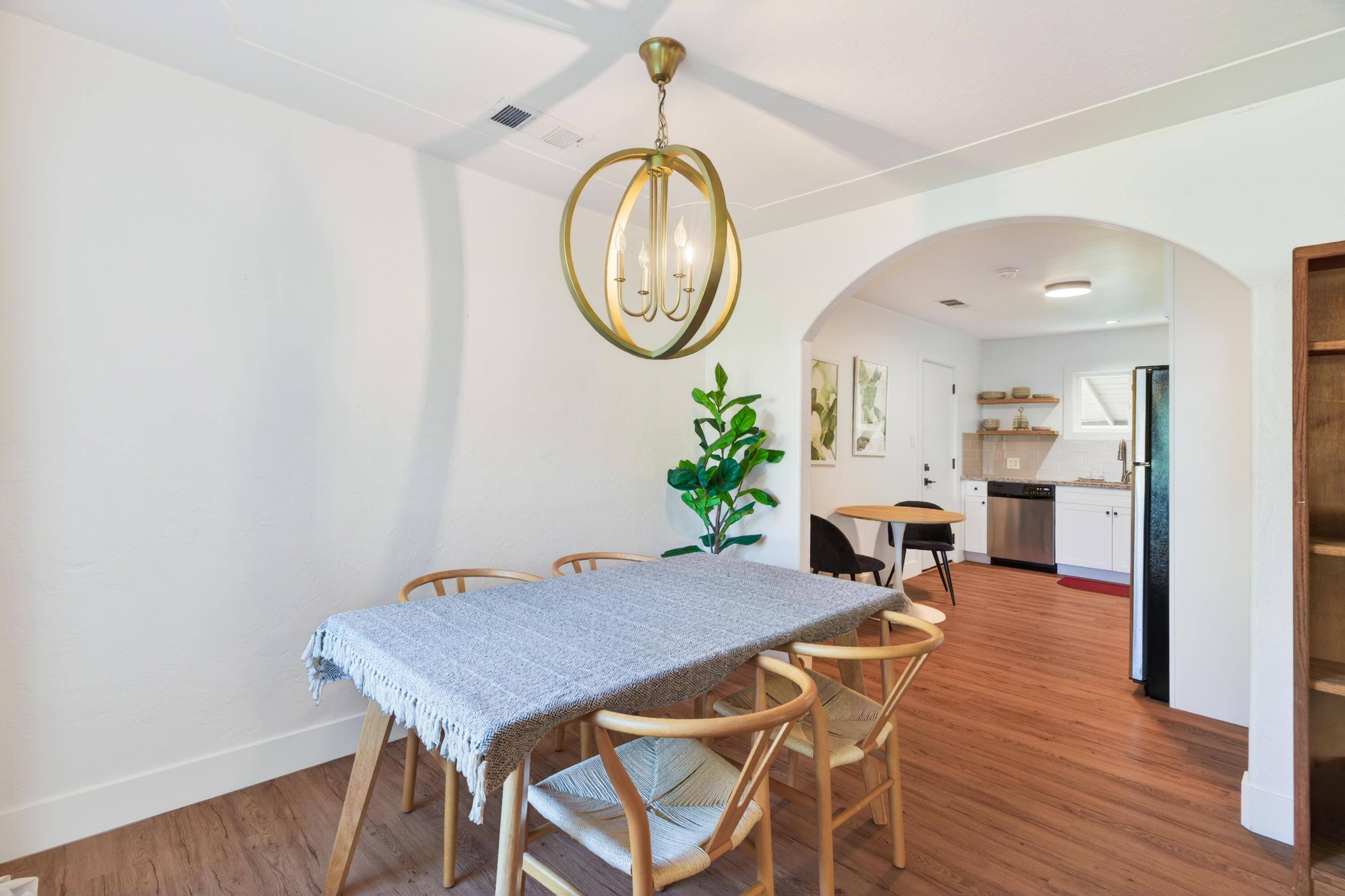 1005 Gold Street Redding, CA 96001 - Photo 8 of 26 Dining Area