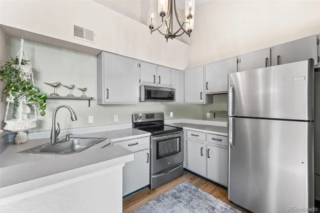 $1,995 | 4760 South Wadsworth Boulevard, Unit M301, Littleton, CO 80123