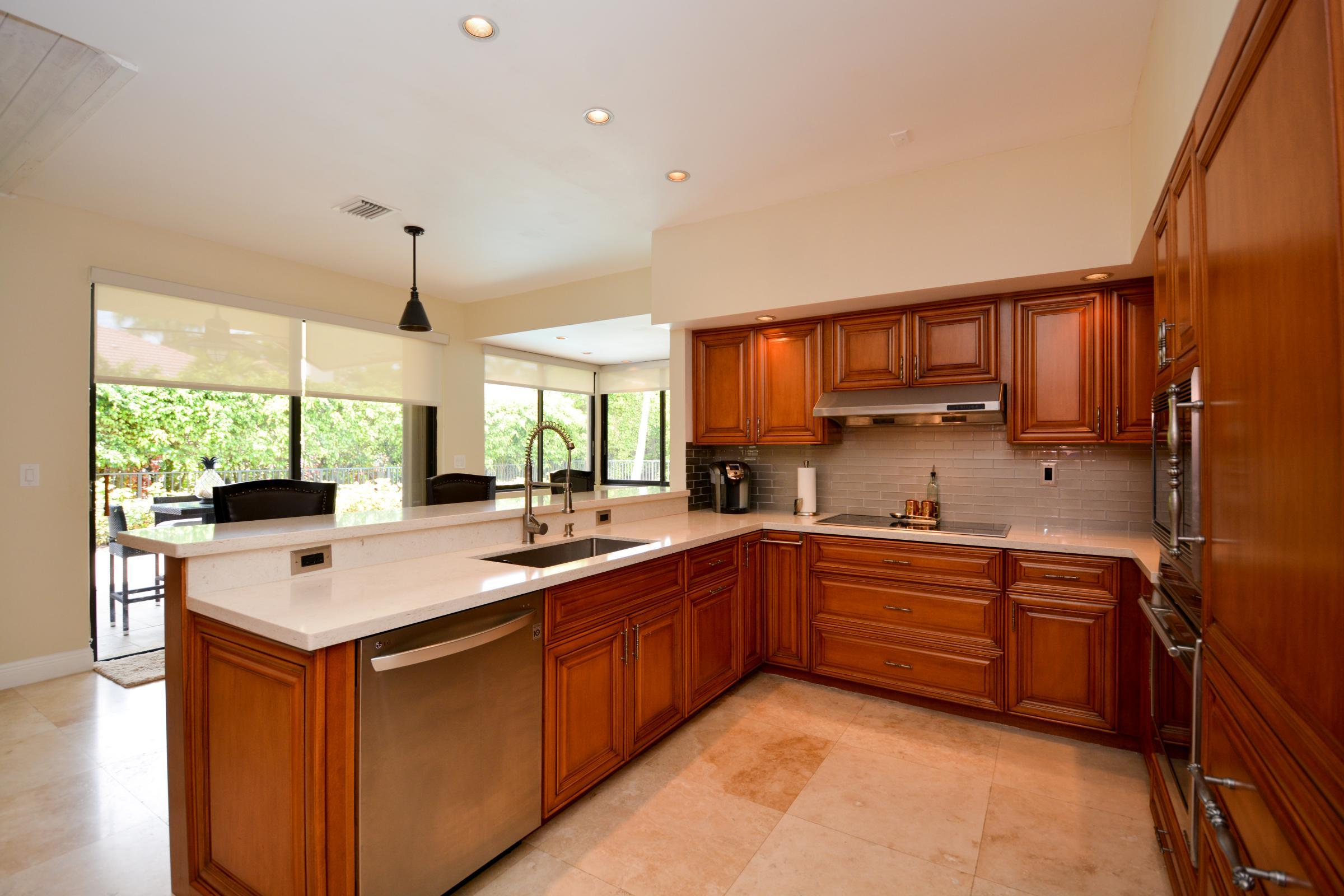 4405 Northwest 28th Avenue Boca Raton, FL 33434 - Photo 11 of 41 22_FVBPW8_still_at