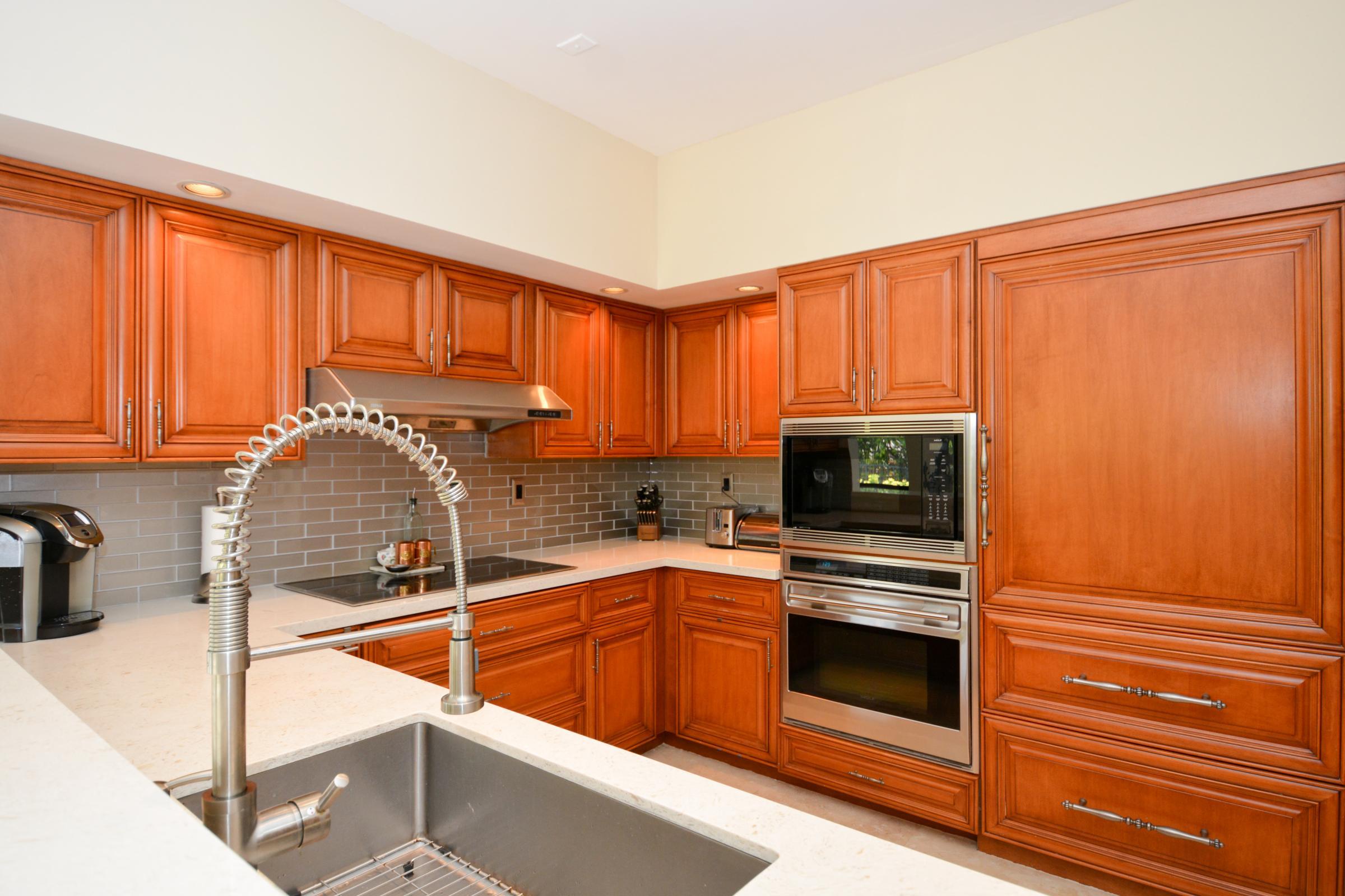 4405 Northwest 28th Avenue Boca Raton, FL 33434 - Photo 12 of 41 25_FVBPW8_still_ball