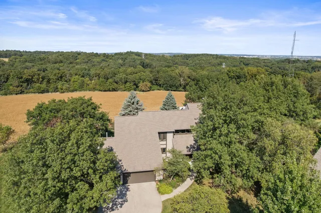 $565,000 | 414 Clearview Court, Janesville, WI 53548