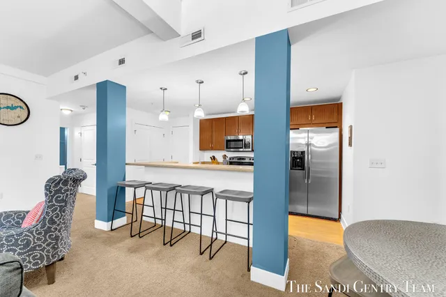 $379,900 | 529 Miller Drive, Unit 305, Grand Haven, MI 49417