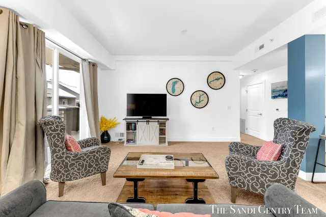 $379,900 | 529 Miller Drive, Unit 305, Grand Haven, MI 49417