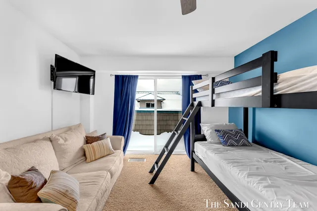 $379,900 | 529 Miller Drive, Unit 305, Grand Haven, MI 49417