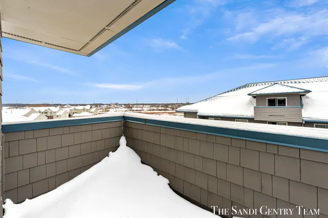 $379,900 | 529 Miller Drive, Unit 305, Grand Haven, MI 49417