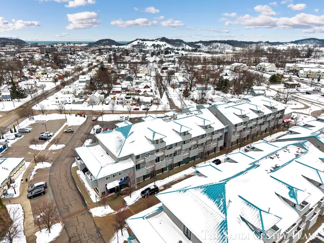 $379,900 | 529 Miller Drive, Unit 305, Grand Haven, MI 49417